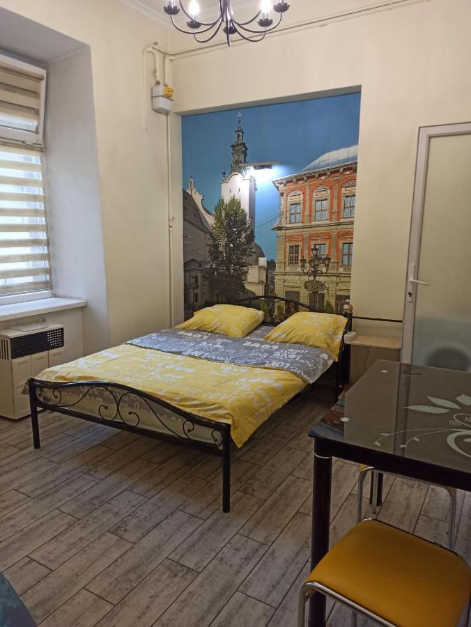 Smart Yellow Apartment-15 Хв Від Жд Вокзалу Lviv Kültér fotó